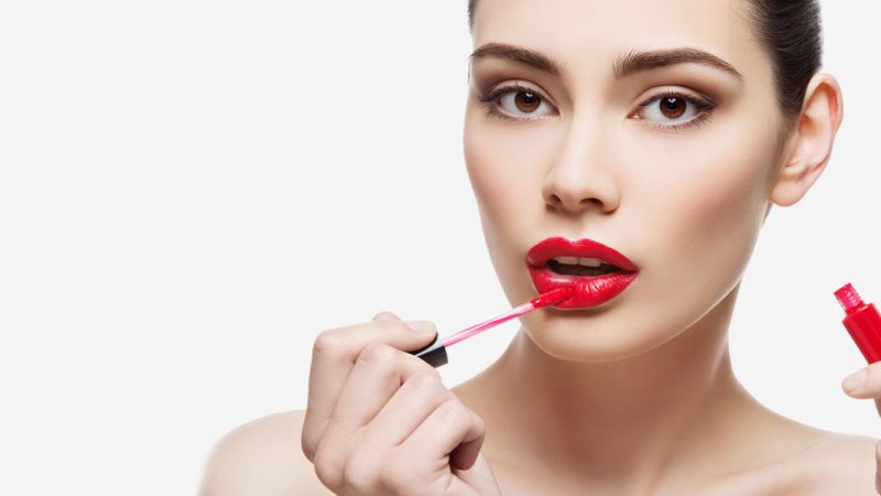 Why You Need To Start Wearing Lip Gloss Again