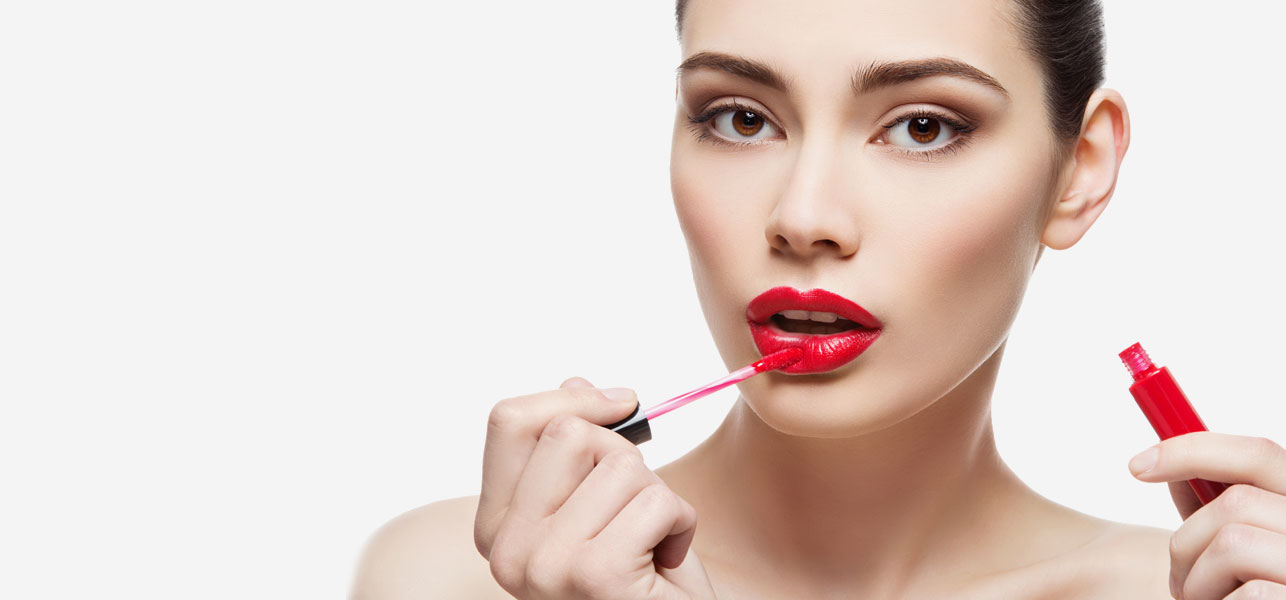 Why You Need To Start Wearing Lip Gloss Again